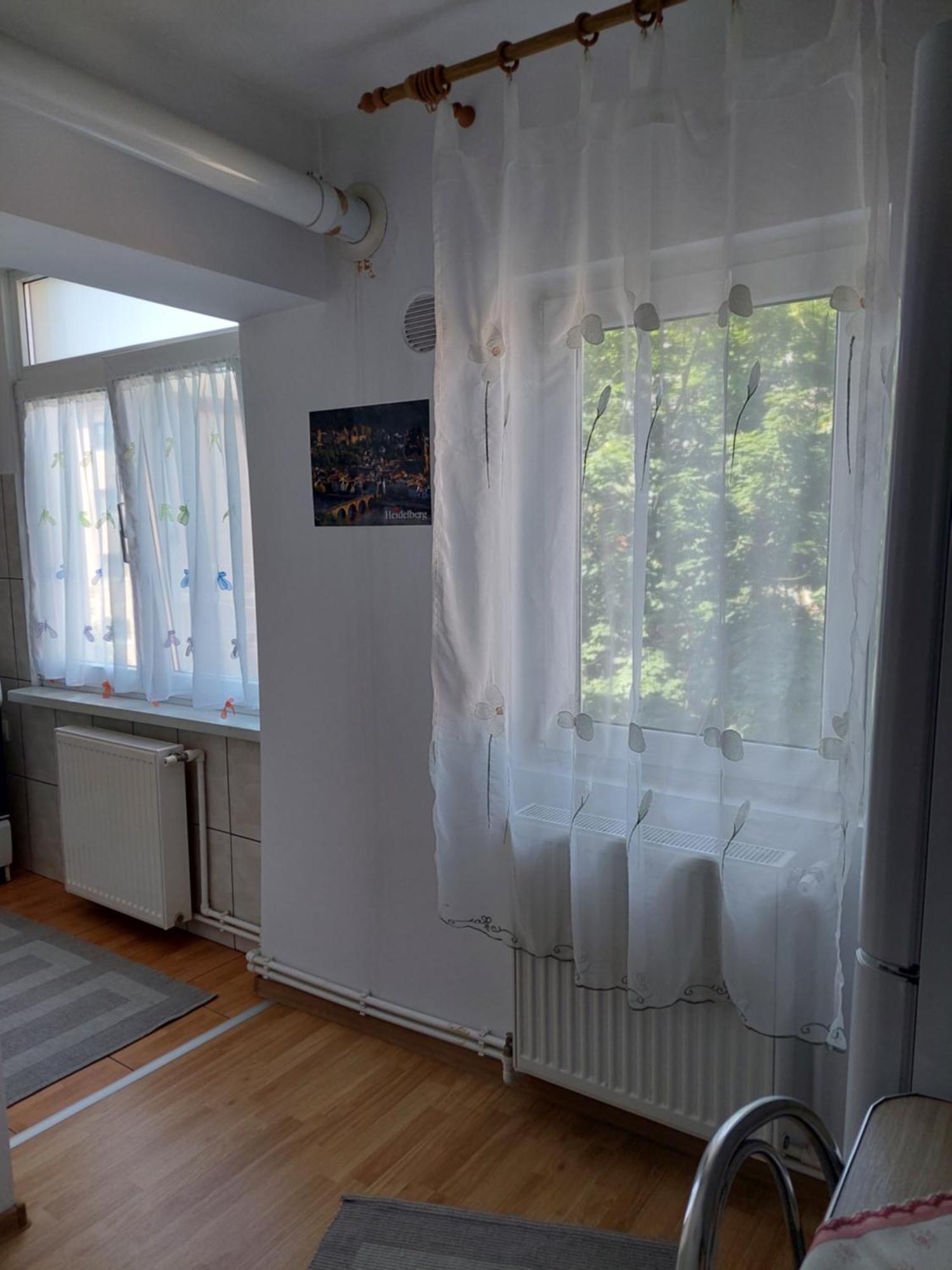 Fely Room Petrozsény Kültér fotó